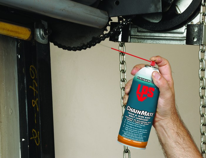Picture of LPS Chain Mate 02416 Penetrating Lubricant Application (Product image)