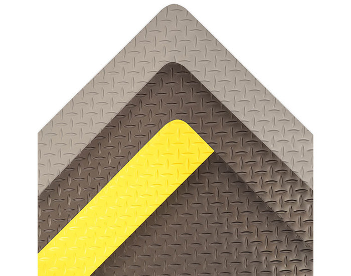 Picture of Notrax Cushion Trax Ultra 975 Gray PVC Diamond-Plate Anti-Fatigue & Ergonomic Floor Mat (Main product image)